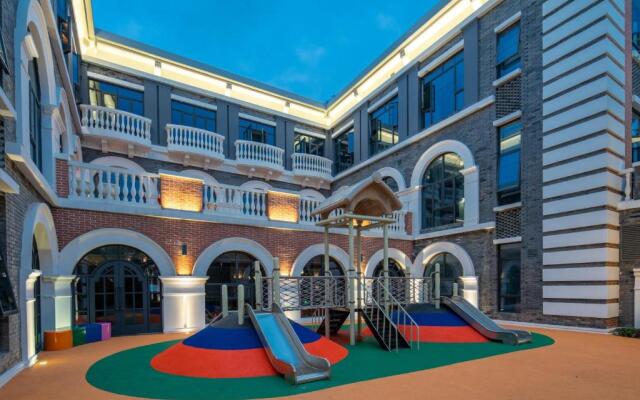 Hotel Indigo Heilong Lake by IHG