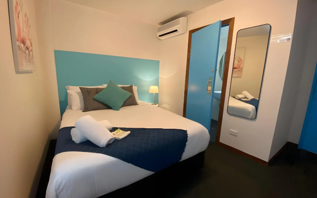 Nomads St Kilda Hostel