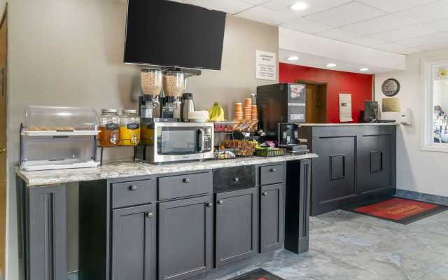 Econo Lodge Traverse City South