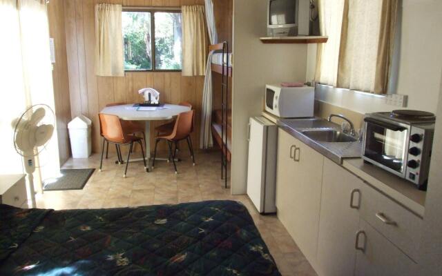 Batemans Bay Holiday Park - Hostel