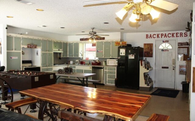 The Wild Wild West Dallas Irving Backpackers' Guesthouse