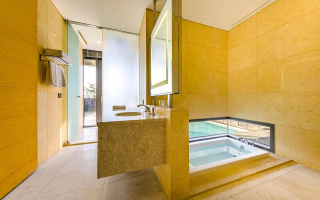 Luston Villa & Hotel
