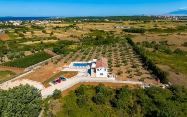 Rustic Villa Perosa With Heated Pool