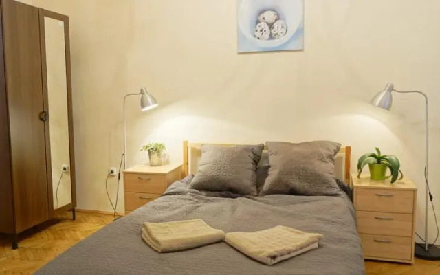 Balcony Flat Promenade