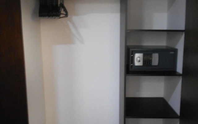 penthouse jacuzzi rooftop fun in the sun