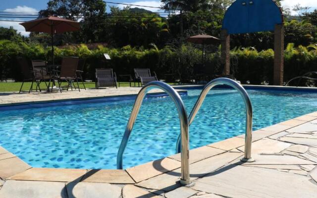 Francis Hotel Pousada