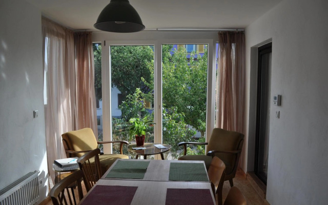 Punkrock Harbour Pension Bähr