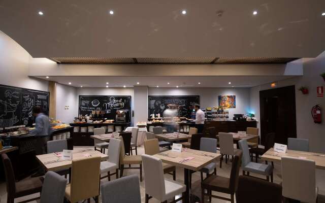 Intelier Airén Hotel