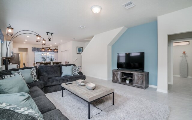 5448 Misty oak Circle