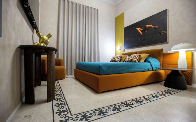 Reverse Art Hotel