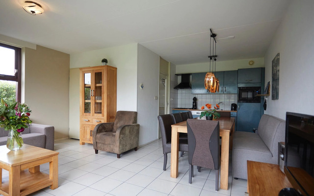 Coy Holiday Home With Large Garden