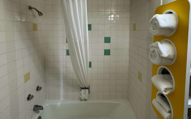 Motel 6 Butte, MT - Historic City Center