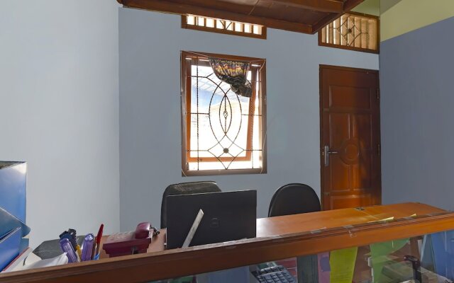 OYO 92893 Santana Residence Syariah