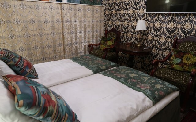 "room in Guest Room - Hotel Tre små rum - Double Room With Shared Bathroom"