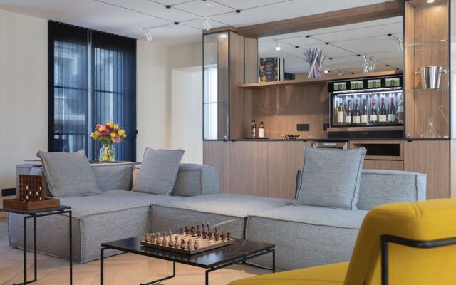 1.75 Paris La Source