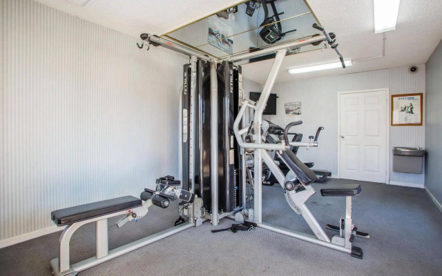 HomeTowne Studios By Red Roof Egg Harbor–Atlantic City Airport