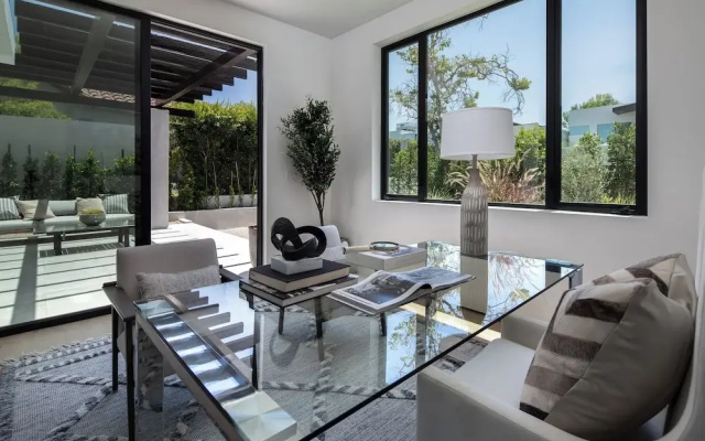 Elegant Melrose Home w Pool and Private Rooftop