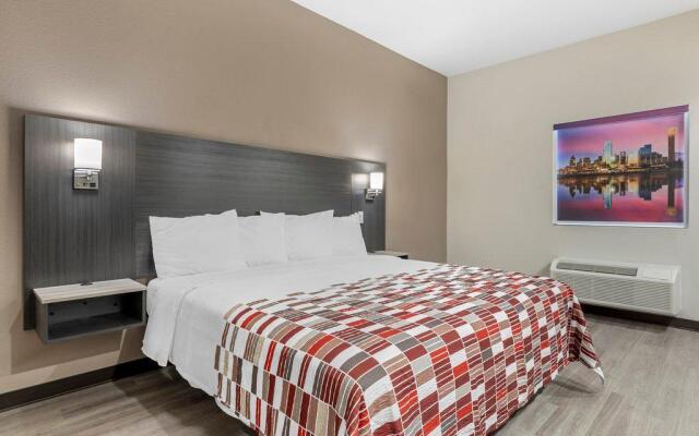 Red Roof Inn Hutchins