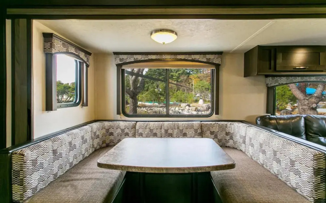 Gangneung Wow Park Caravan