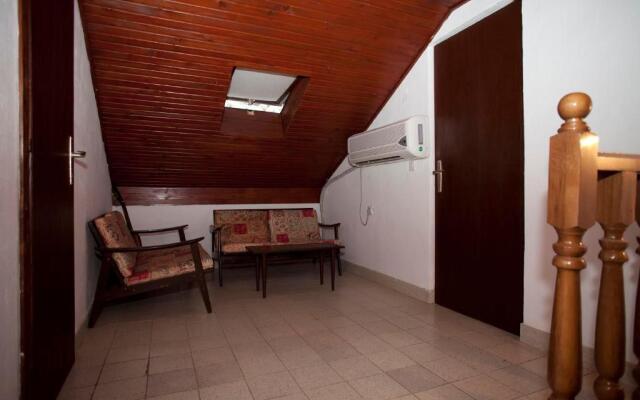 Muki's House- just 50m from the beach