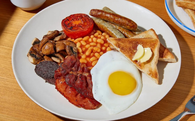 Malia Semiramis by Estia