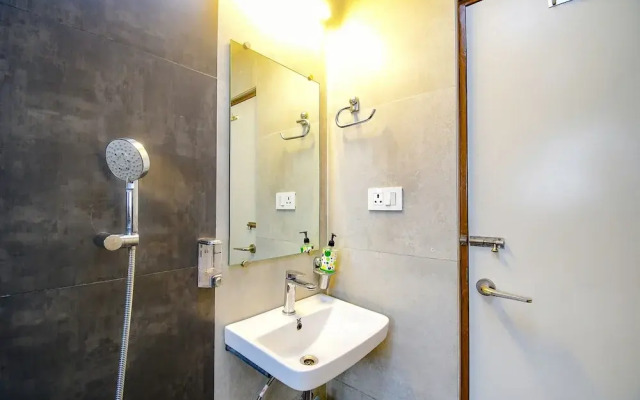 Capital O 64937 Stay Inn International Sealdah