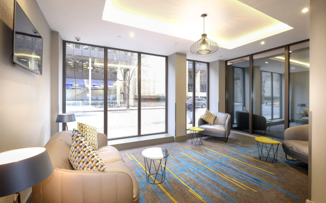 City Sleeper at Royal National Hotel