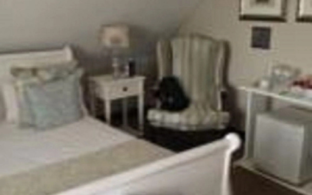 Sunninghill Guest Lodge