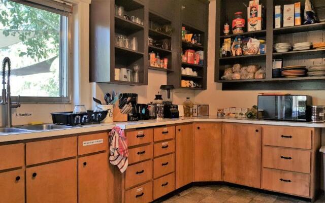 Bunk+Brew Historic Lucas House - Hostel