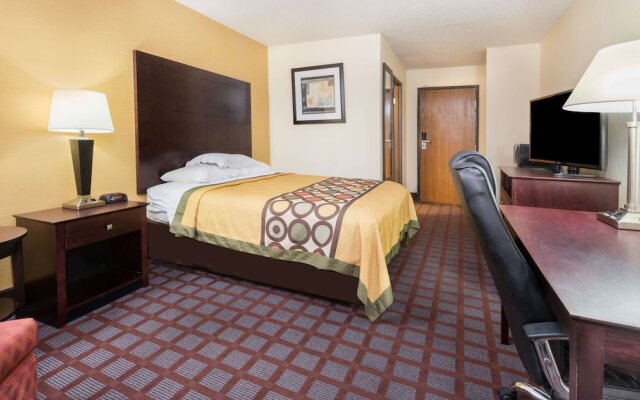 Super 8 by Wyndham Bloomington University Area