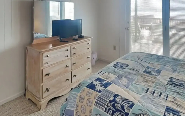 Bright's Beach Front by Topsail Realty