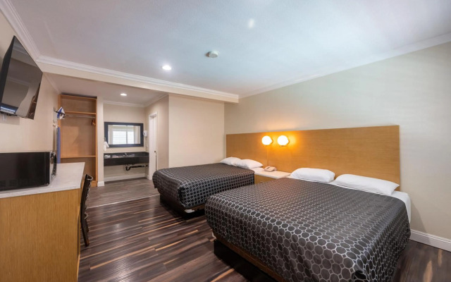 Hollywood City Inn