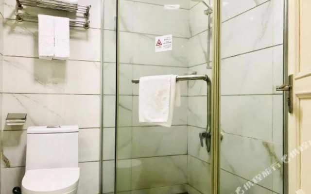 Jieyang Victoria Holiday Business Hotel