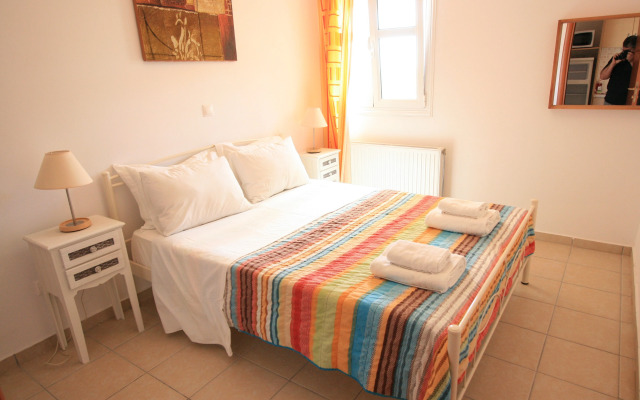 Lagoon View Apartments - Adults Only