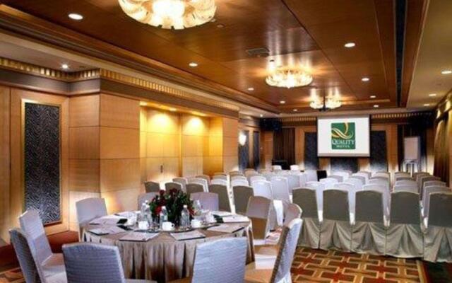 Holiday Inn Express and Suites Singapore Novena by IHG