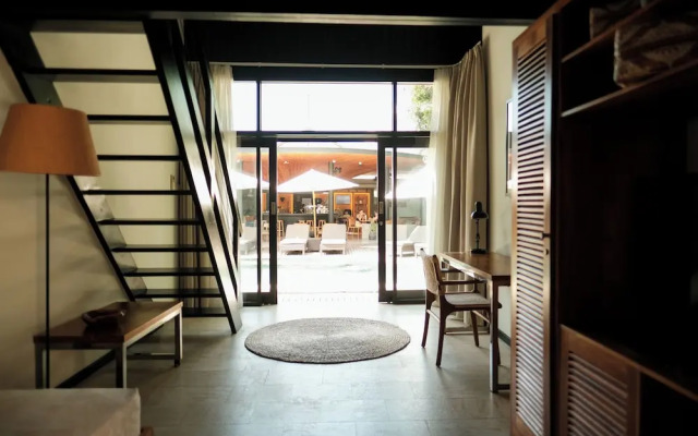 Wave House - Surf Camp