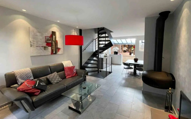 Charming townhouse with garden in the City of Love