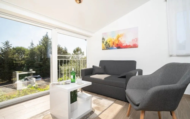 Stylish Two Bedroom Apartment in Labin