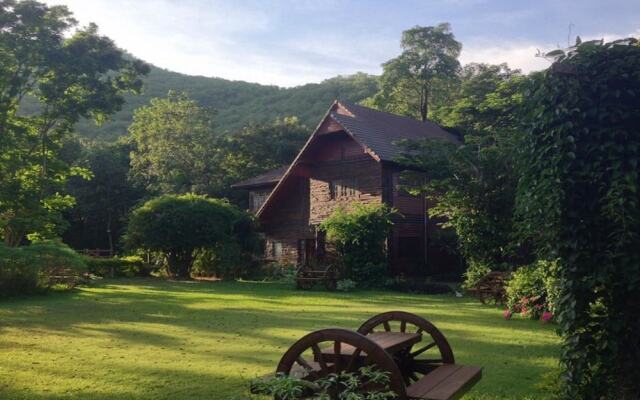 Khao Nam Fah Resort