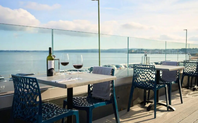 Channel View Hotel