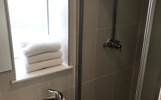 Victoria Station Apartment