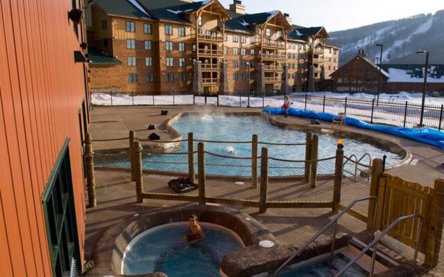 Hope Lake Lodge & Indoor Waterpark