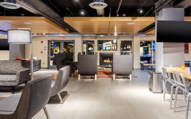 Aloft Columbia Harbison