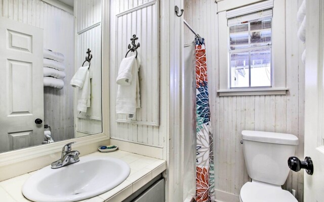 Pet-friendly Surfside Beach Home w/ Deck & Grill