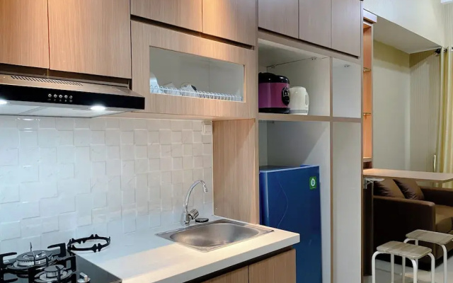 Minimalist And Enjoy Living 1Br Vasanta Innopark Apartment