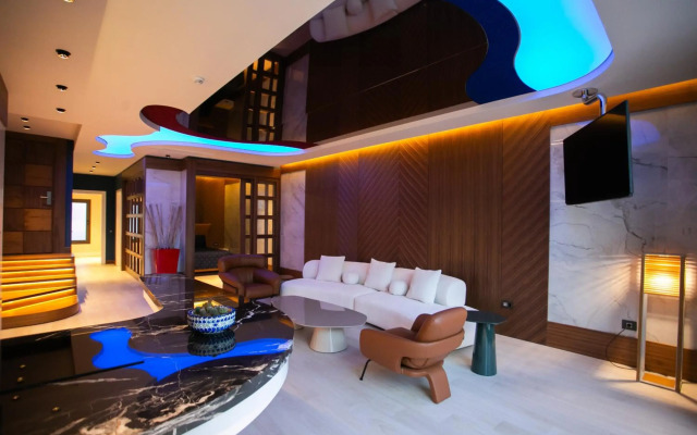 Lalila Blue Suites