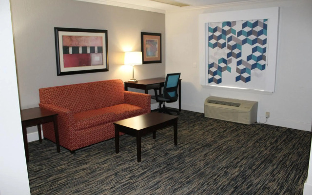 Quality Inn Crossville Near Cumberland Mountain State Park