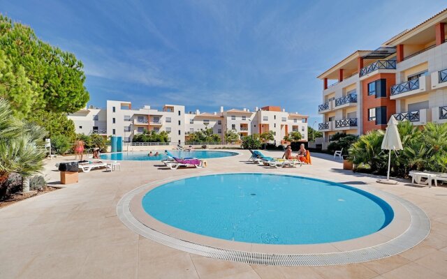 Albufeira Modern 1 With Pool by Homing