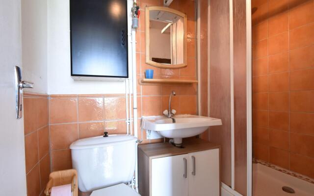 Countryside Holiday Home in Decize near Town Centre