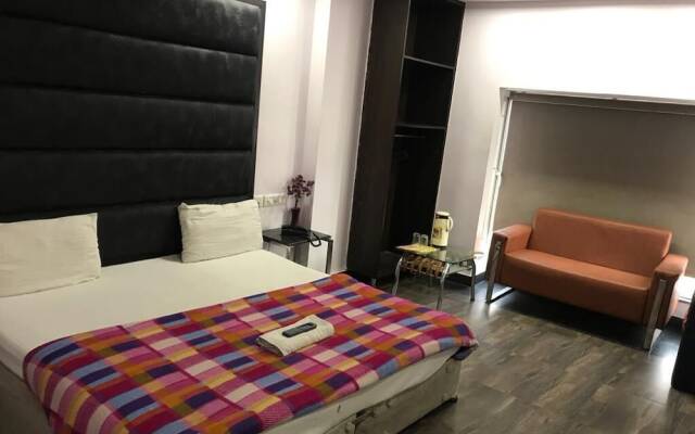 Hotel Saya Deluxe New Delhi Railway Station by ADB Rooms